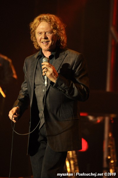 koncert: SIMPLY RED - Neděle 14. 11. 2010